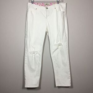 Vintage American brand creamy white distressed jeans waist 34” inner leg 25 1/2”